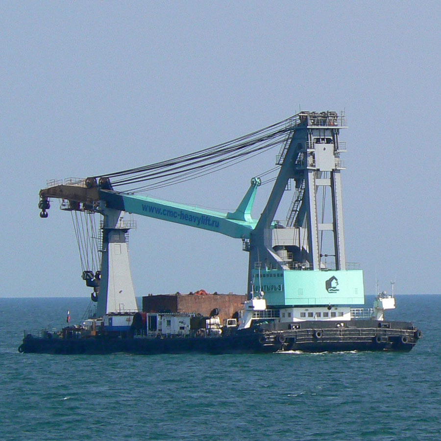 Морской самоходный плавучий кран «Богатырь» грузоподъемностью 300 тонн